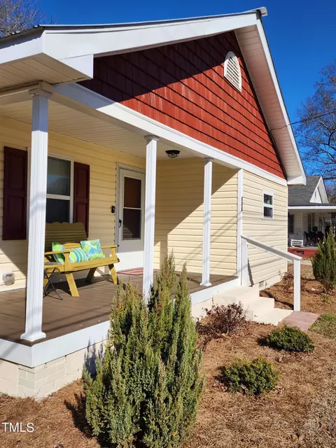 108 2nd St, Erwin, NC 28339 photo 4