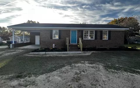 300 S Isabella St, Coats, NC 27521