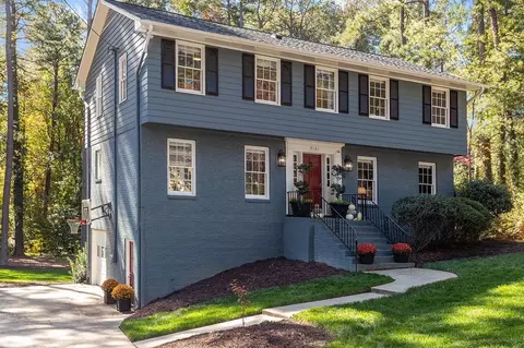 3121 Cartwright Dr, Raleigh, NC 27612