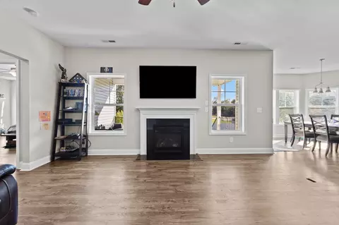 744 November Ln, Willow Spring, NC 27592 photo 4