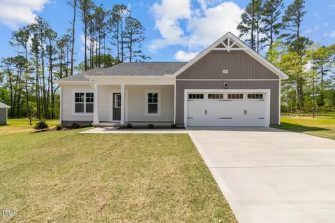 111 Regis Ln, Coats, NC 27521