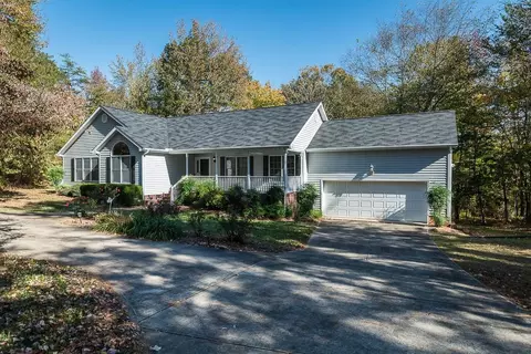 1700 Wendy Ln, Efland, NC 27243
