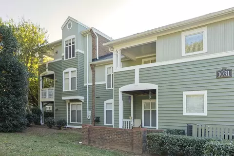 1031 Nicholwood Dr #305, Raleigh, NC 27605