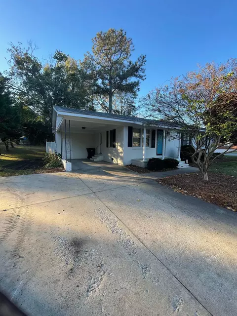 301 Eastover Dr, Snow Hill, NC 28580