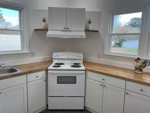 300 W C St, Erwin, NC 28339 photo 6
