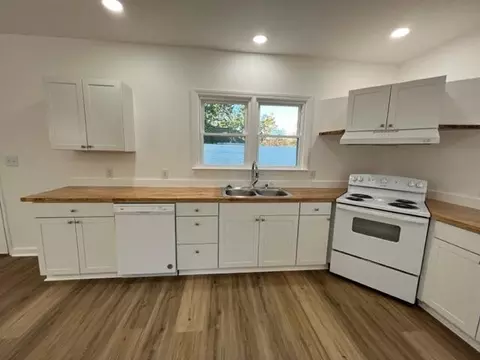 300 W C St, Erwin, NC 28339 photo 3