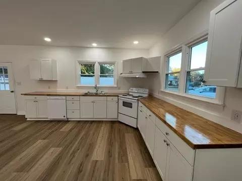 300 W C St, Erwin, NC 28339 photo 5