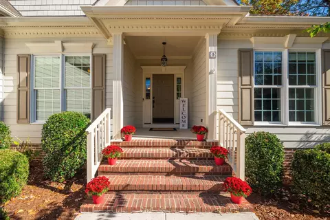 9 Trillium Ct, Durham, NC 27712