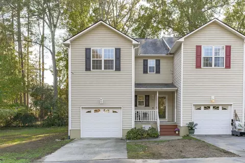 121 Stanopal Dr, Cary, NC 27511