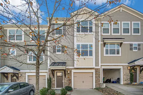 4 Prairie View Ct, Durham, NC 27703