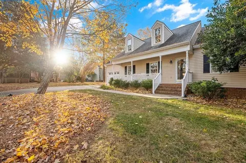 404 St John Ct, Holly Springs, NC 27540