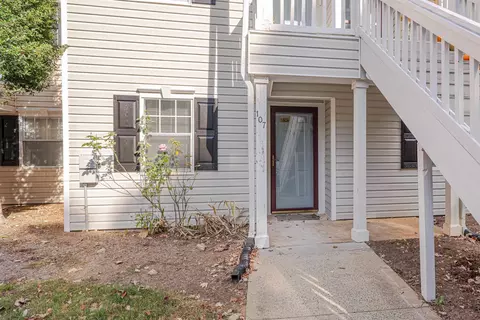 107 Scott Ln #107, Chapel Hill, NC 27514