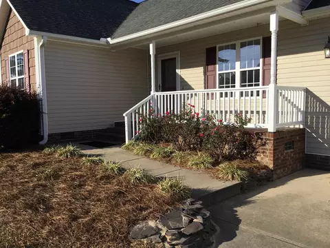 121 Beasley Estates Dr, Benson, NC 27504 photo 3