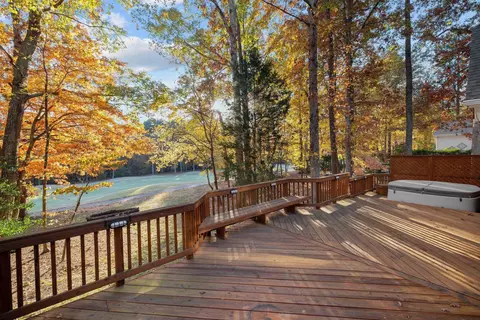 5020 Sunset Fairways Dr, Holly Springs, NC 27540