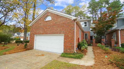 108 Greensview Dr, Cary, NC 27518