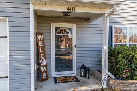 401 Weeping Willow Dr, Durham, NC 27704 photo 1