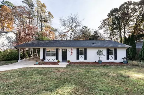 908 Belhaven Rd, Cary, NC 27513