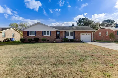 2211 E Fieldcrest Rd, Wilson, NC 27893