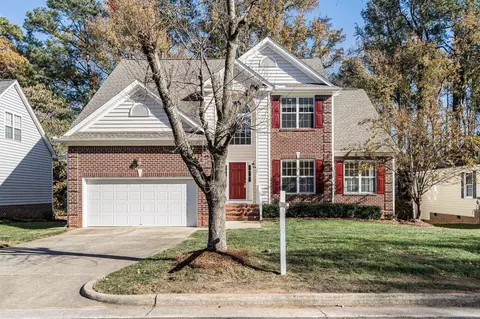 121 Longbridge Dr, Cary, NC 27518