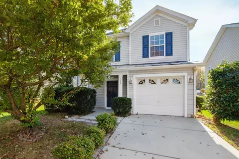 336 Palmdale Ct, Holly Springs, NC 27540