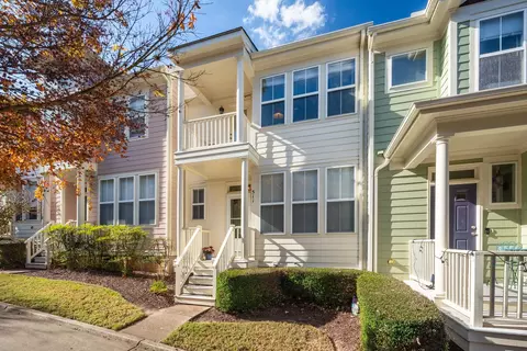 511 Village Loop Dr, Apex, NC 27502