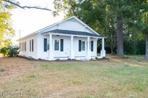 401 W Edwards St, Princeton, NC 27569