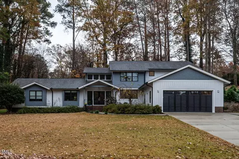 104 Dundee Ct, Cary, NC 27511