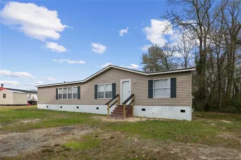109 Plateau Ln, Parkton, NC 28371