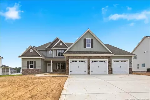 1943 Thomas Wood Dr, Fayetteville, NC 28306