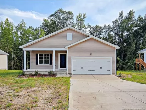 331 Appaloosa Dr, Spring Lake, NC 28390