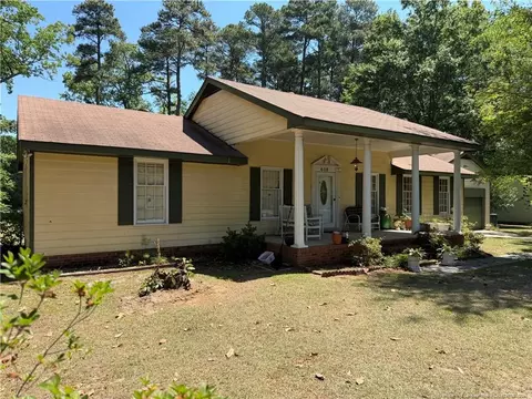 408 Old Farm Rd, Raeford, NC 28376
