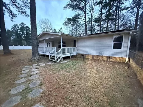 204 Riverview Dr, Vass, NC 28394