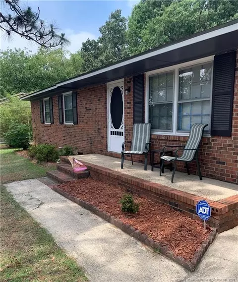 6350 Rockford Dr, Fayetteville, NC 28304