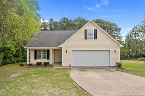 3596 Pioneer Dr, Hope Mills, NC 28348