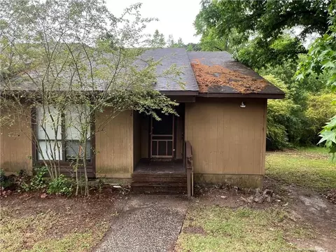 512 Toxaway Ct, Fayetteville, NC 28314