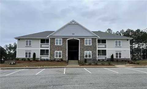 220 Gallery Dr #204, Spring Lake, NC 28390