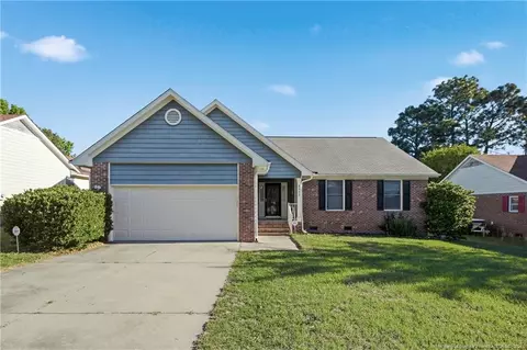 5532 Bear Creek Cir, Fayetteville, NC 28304