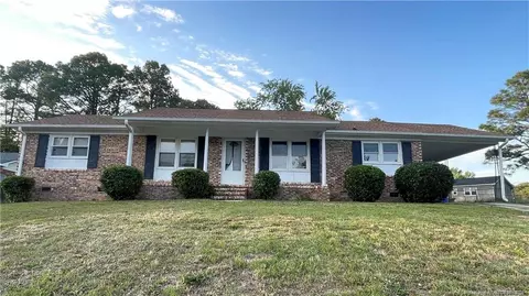 6206 Larue Ct, Fayetteville, NC 28303
