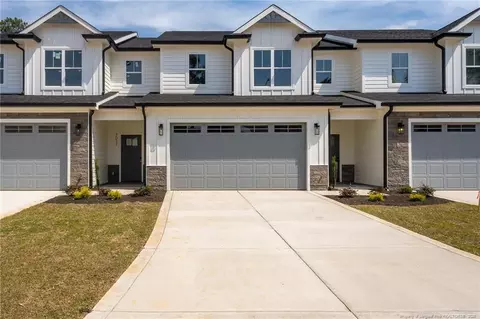 3021 Candlelight Dr, Fayetteville, NC 28311