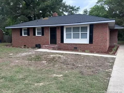 1925 Crestview Dr, Fayetteville, NC 28304
