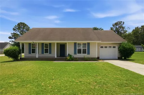111 Hobson Ct, Raeford, NC 28376