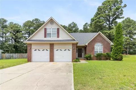 107 Hollow Ln, Raeford, NC 28376