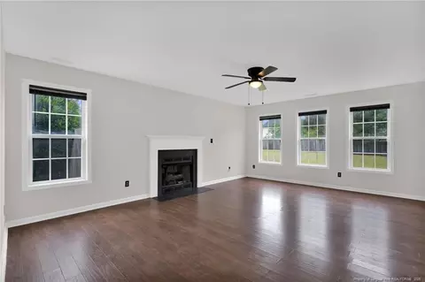 225 Valley Oak Dr, Bunnlevel, NC 28323 photo 4