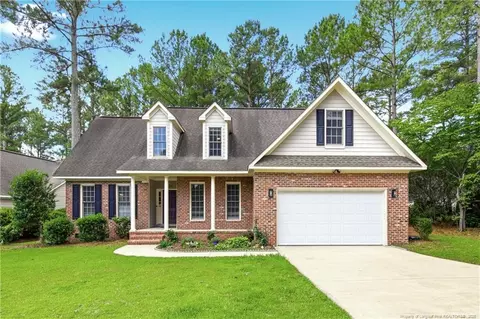 105 Shining Water Ln, Spring Lake, NC 28390