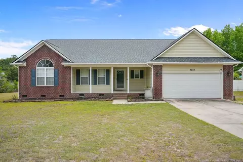 4225 Redmill Ln, Hope Mills, NC 28348