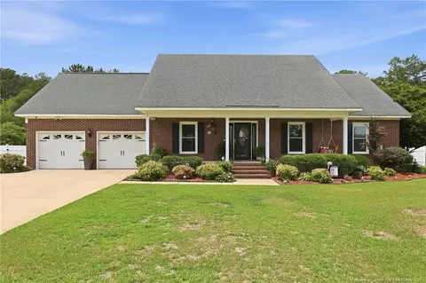 5829 Finish Line Dr, Hope Mills, NC 28348
