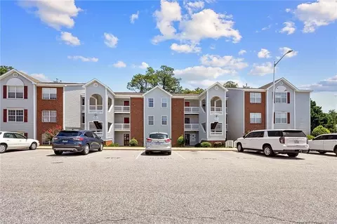 275 Waterdown Dr #4, Fayetteville, NC 28314