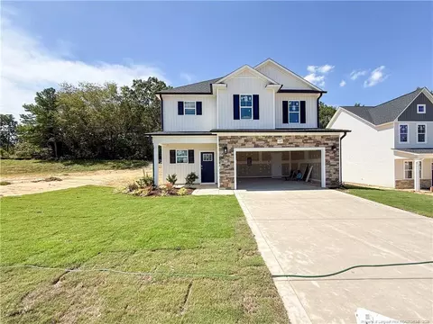 127 Blackburn Farm Dr, Raeford, NC 28376
