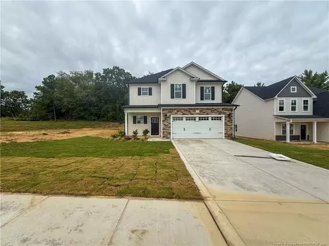 127 Blackburn Farm Dr, Raeford, NC 28376