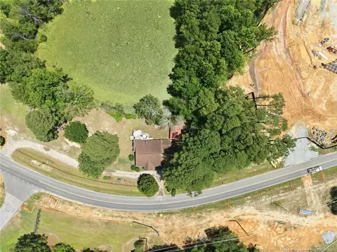 1055 Irongate Dr, Apex, NC 27502